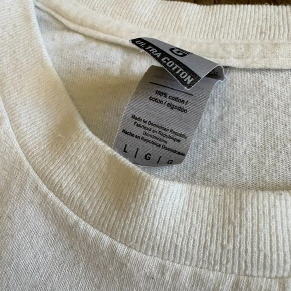 Authentic 2023 Be Cool Give Blood Snoopy American Red Cross T-Shirt Size L - Picture 5 of 5